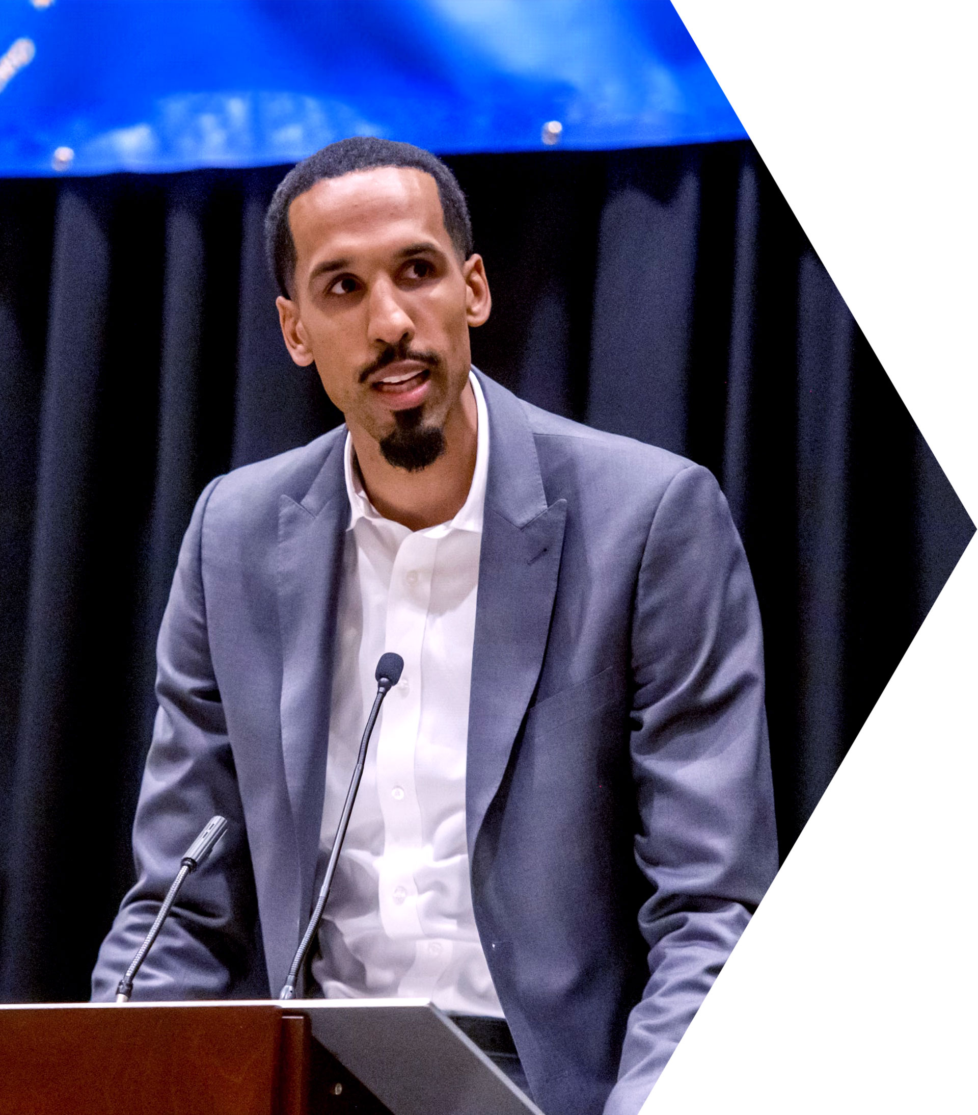 Former NBA player Shaun Livingston delivering motivational keynote on overcoming adversity and teamwork